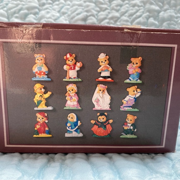 NIB Bears of the Month Magnets by Lloyds of London. Rare Vintage Item. - Picture 1 of 8